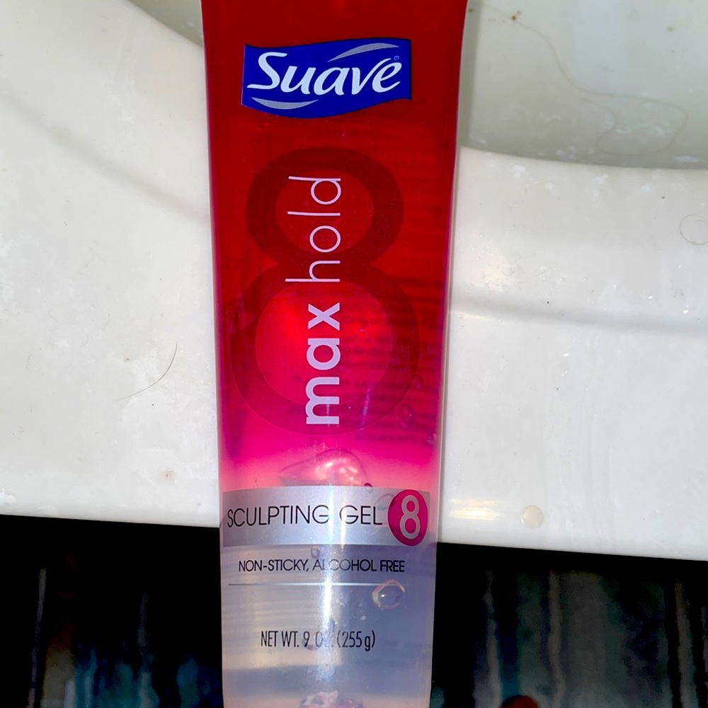 Suave. Hold.